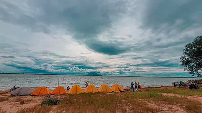 ホーチミン近郊キャンプ完全ガイド｜ビンズオン省・ダウティエン湖で楽しむ自然キャンプ体験