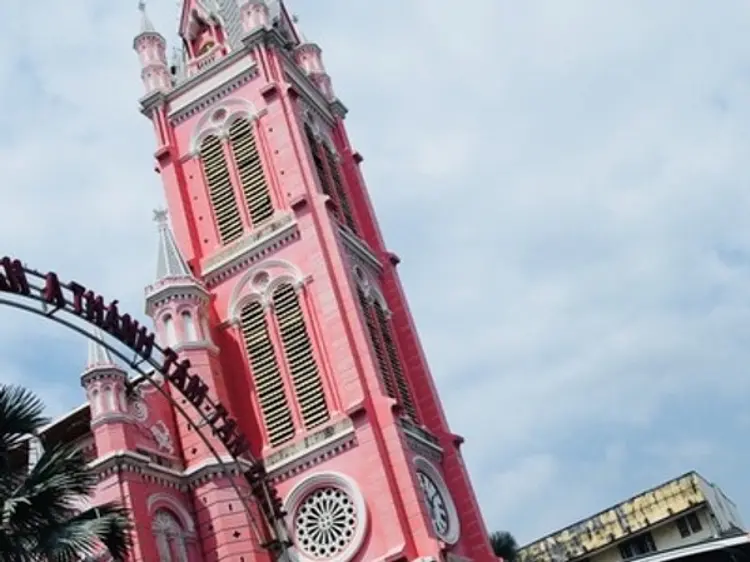 サイゴン・ブルー・トラベル