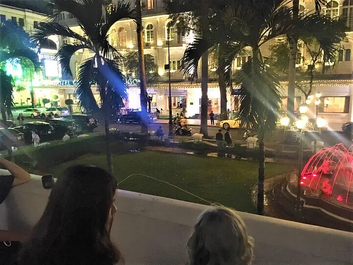 AOショーに行ってみた＆普段は見られないオペラハウスの内部を覗いてみた