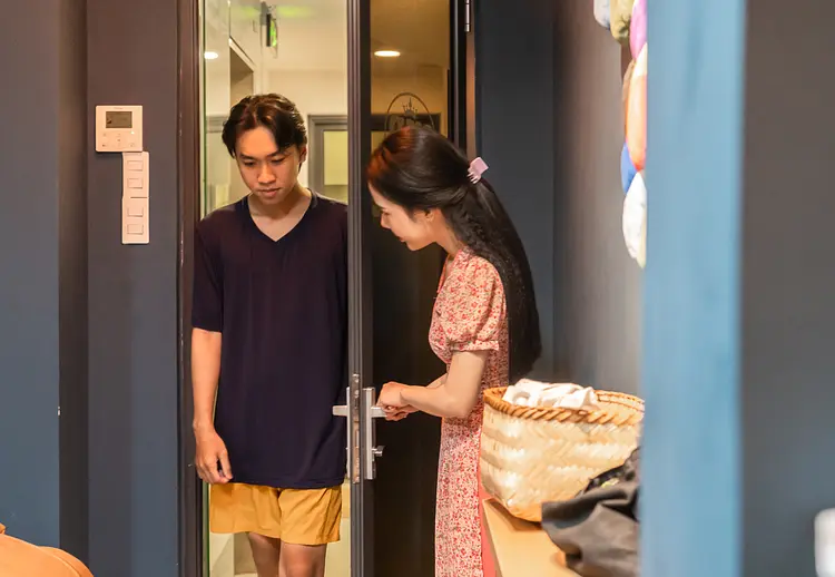 男性専門理髪店！ベトナム式バーバーVIPマッサージ店