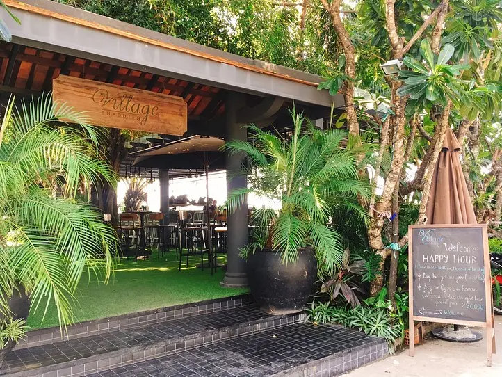 2区の川沿いのレストラン「ザ・リバーハウス(THE RIVER HOUSE）」