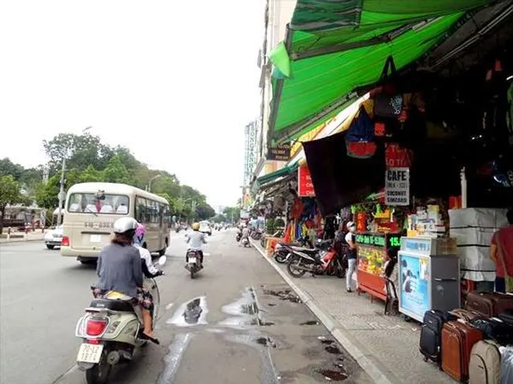 ザ・スシ・バー　2号店　ゼンプラザ店