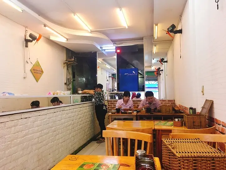 おすすめベトナム麺料理「バイン・カン」をローカル店で食べよう！