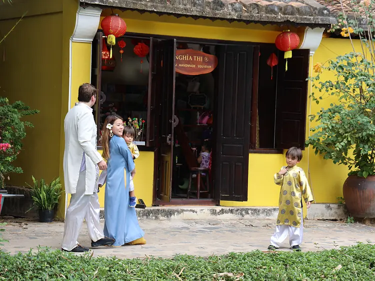 サイゴン・ブルー・トラベル