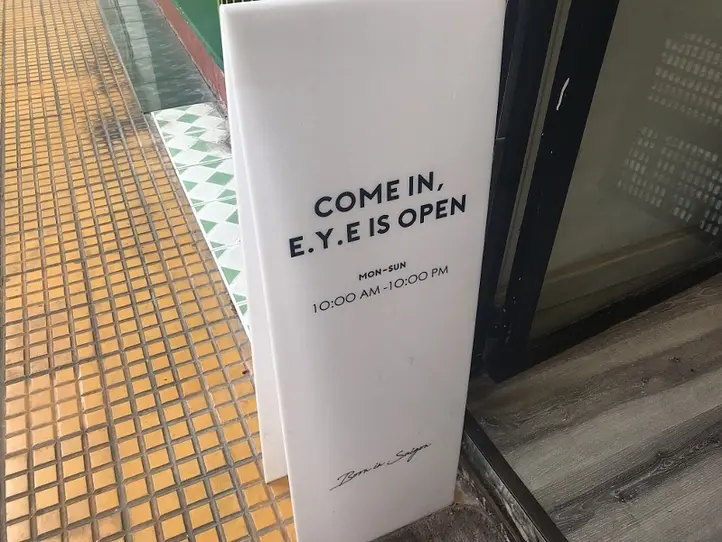 プレゼントやお土産にも最適！シンプルなデザインのトートバッグが手に入る~The E.Y.E Saigon