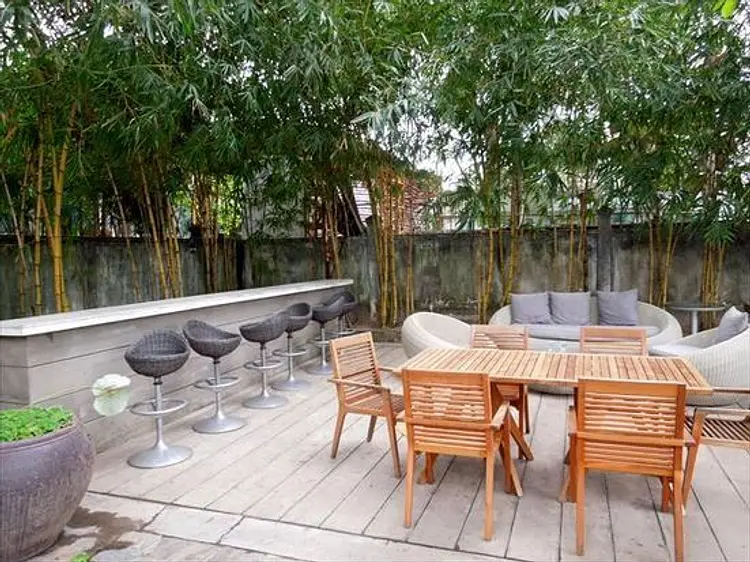 ザ・デック・サイゴン