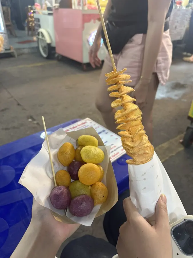 ホーチミンのホーティーキー市場とは？花市場と食べ歩きを楽しむ現地ガイド