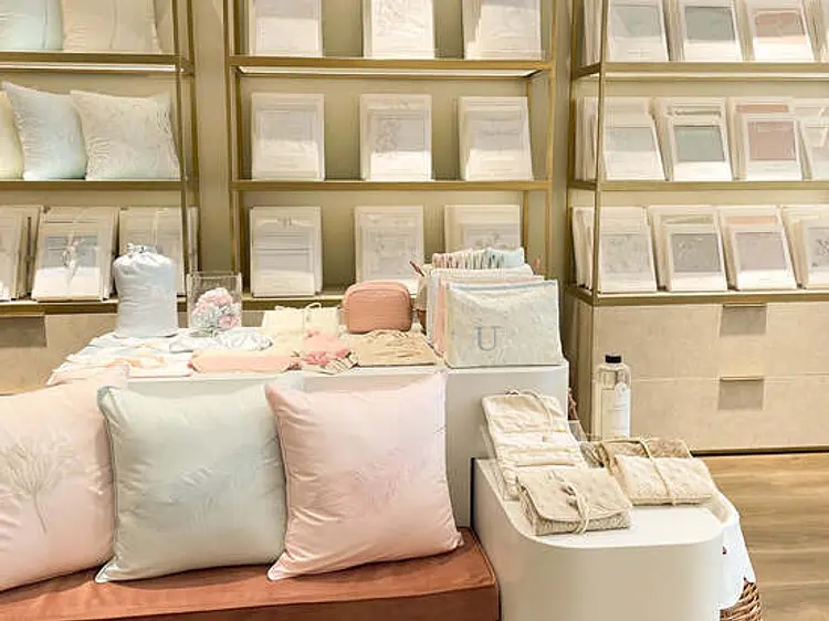 カトリーヌ・ドゥノアール・メゾン