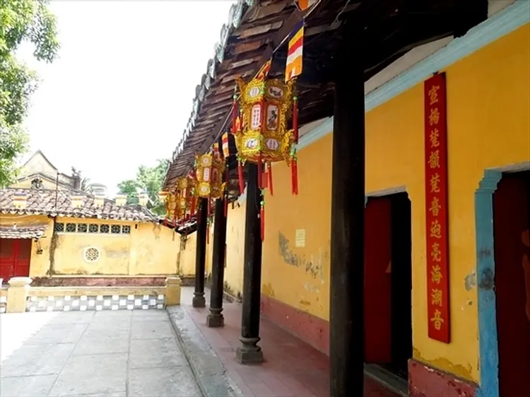 ヤックヴィエン寺