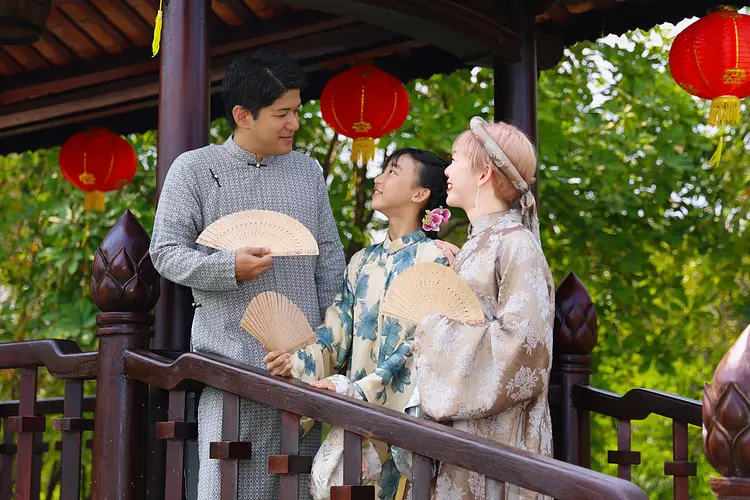 サイゴン・ブルー・トラベル