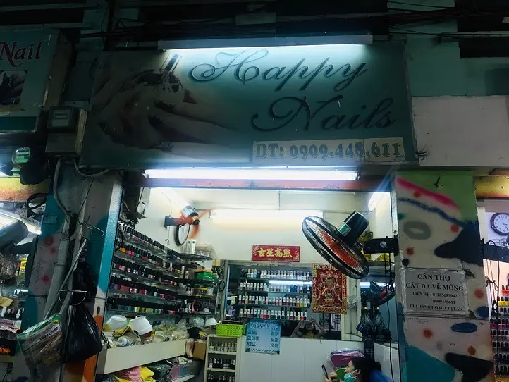 ベンタイン市場目の前！ネイルストリートで激安250円のローカルネイル体験