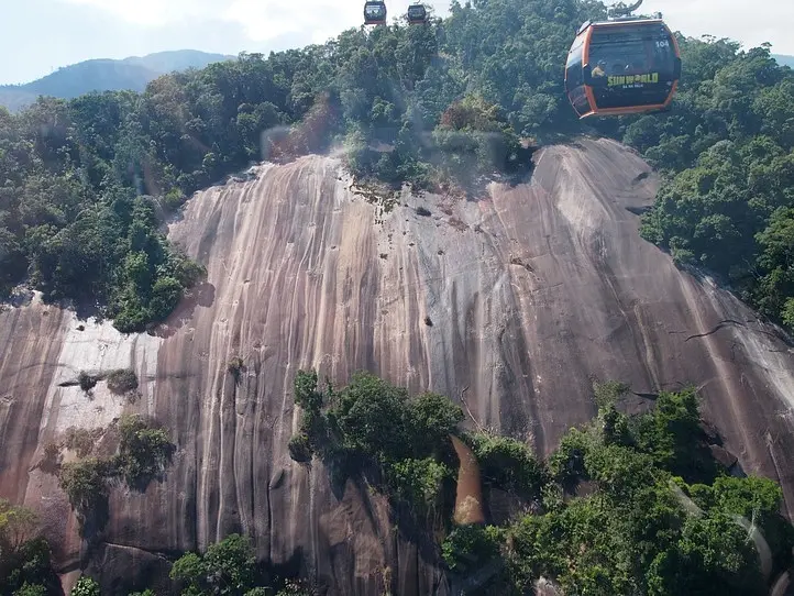 ホーチミンから1時間！ダナンの不思議なテーマパーク・バナヒルズを楽しもう