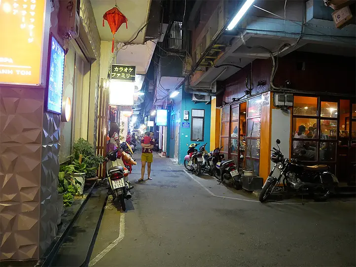 ホーチミンで、蕎麦を食べる。