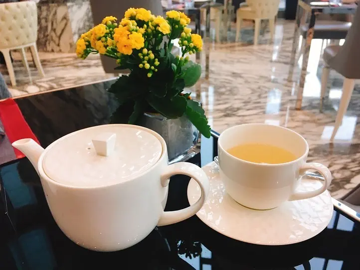 6つ星ホテル「ザ・レヴェリー・サイゴン」でアフタヌーンティーを