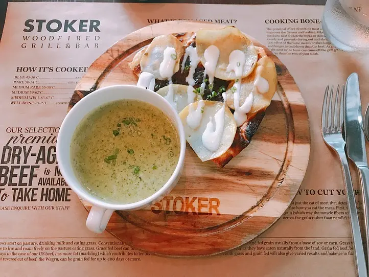 日本でブームの熟成肉！ベトナムのお得なランチで味わう～Stoker Woodfired Grill&Bar