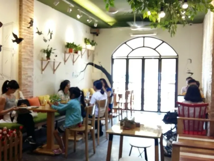 こんなところに…。古アパートに入居するかわいいお店たち