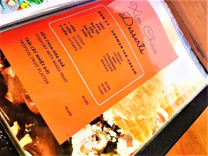 【フーコック】大人気の海辺のシーフードレストラン「Nhà Hàng Hải Sản Xin Chào」