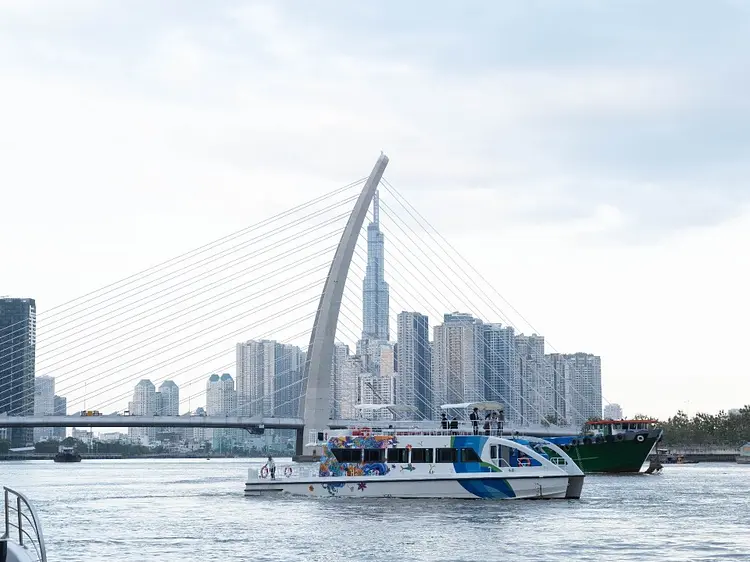 サイゴン・ウォーター・ゴー　サイゴンリバークルーズ