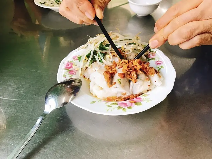 ホーチミンで食べるヘルシーなローカルフード「Banh cuon(バインクォン)」〜TAY HO〜