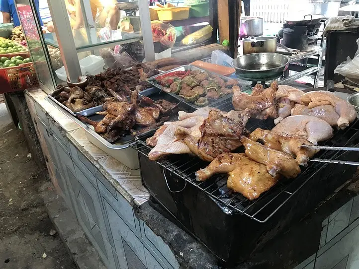 ホーチミンのローカル市場、ティゲー市場で食材探し&デザートタイム