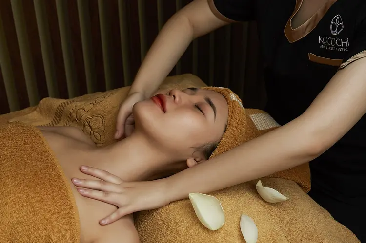 選べるボディマッサージ（日本式またはスウェーデン式）