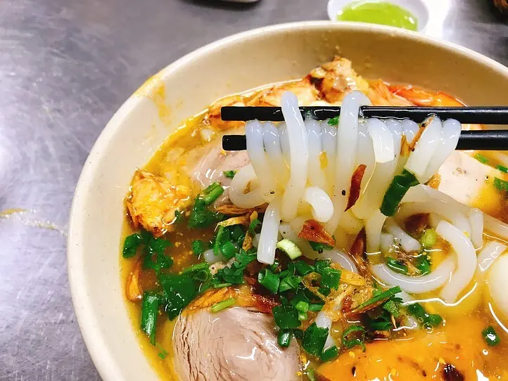 旅のちょこっとベトナム語【その2： おいしい】 