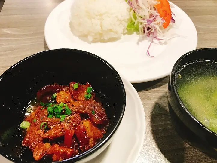 休憩や軽食にとっておきな若者向けレストラン:Vee Ayy Food