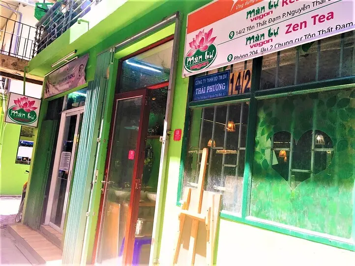ローカルなベジタリアンバイキング「Nhà Hàng Chay Quận 1 Mãn Tự Vegan」