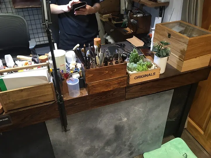 　オーダーメイドの革財布が作れるお店「tabo leather」