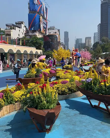 【2026年テト】ホーチミン・ベンタイン市場とコン・ルア池が改修完了｜新年に訪れたい市内中心の人気スポット