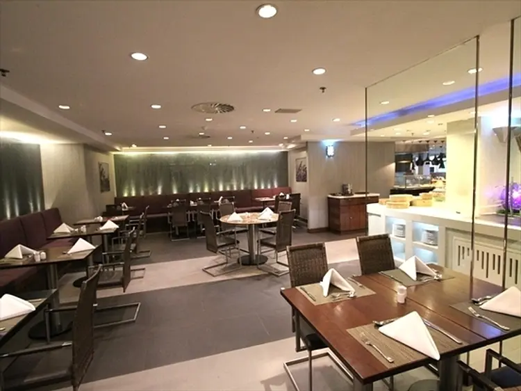 カフェ サイゴン (モーベンピック・ホテル・サイゴン内)