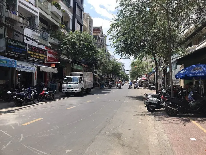 ホーチミンの中華街「チョロン」地区で掘り出し物のお土産探し！