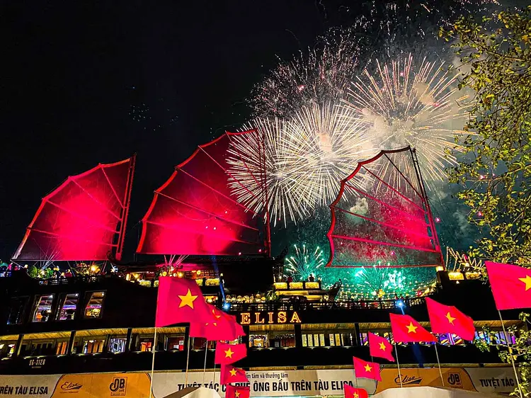 エリーザ ・フローティング・ レストラン