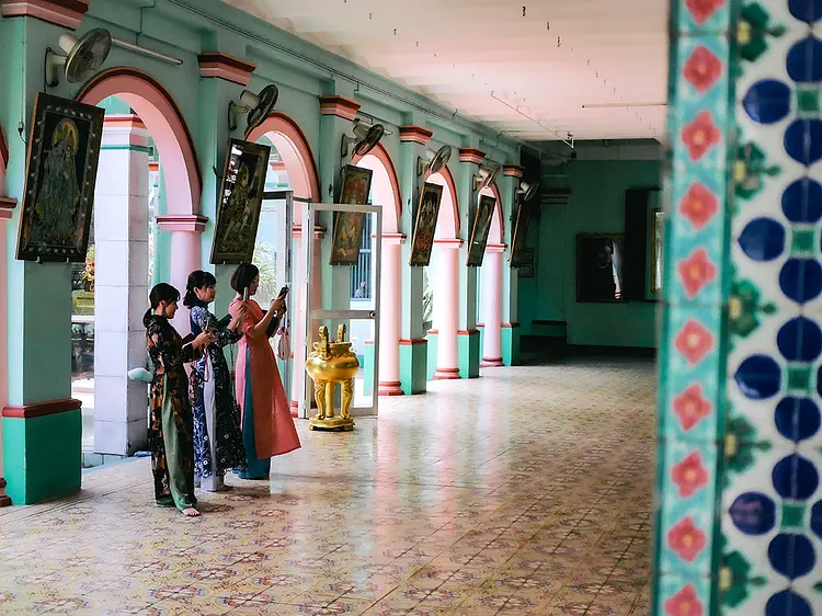 サイゴン・ブルー・トラベル