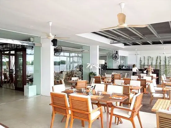 ザ・デック・サイゴン