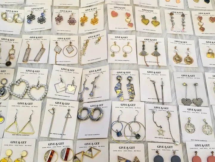 掘り出し物が必ず見つかる！～Hello Weekend Market(ハロー ウィークエンド マーケット)～