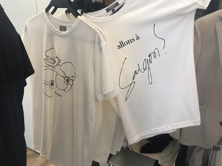 プレゼントやお土産にも最適！シンプルなデザインのトートバッグが手に入る~The E.Y.E Saigon