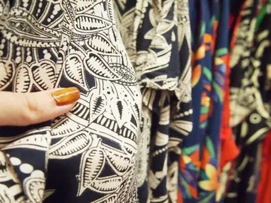 ドンコイ通り！拘りのディテールと上質な生地が外国人に人気