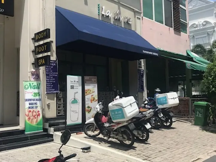7区で美味しいイートイン　ベーカリーカフェ　La Sh Ve(ラ・シェブ)