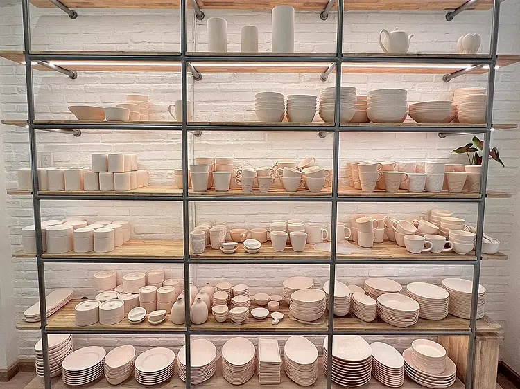 ポタリーペインティングカフェ