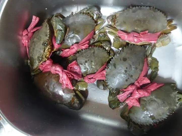 今が旬。カマウのカニの卵を食べるべき