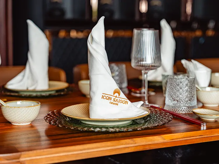 アイコン・サイゴン・クルーズ