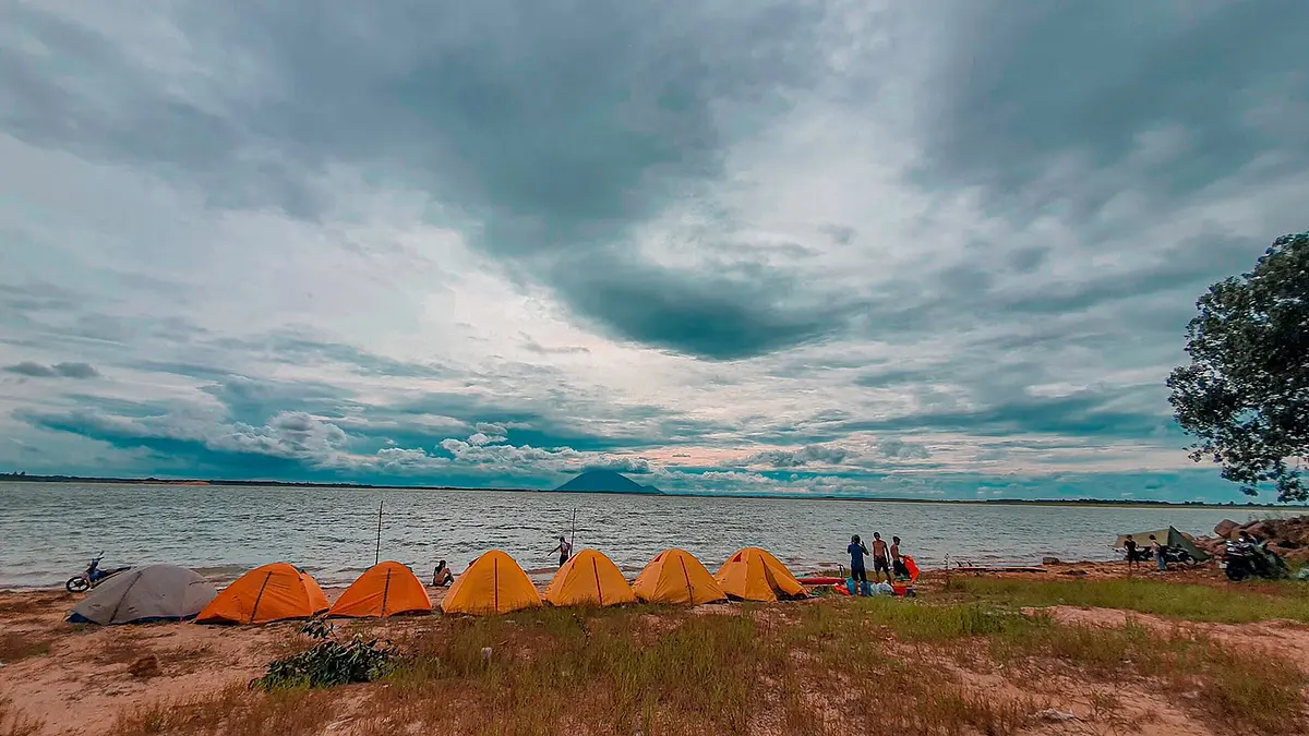 ホーチミン近郊キャンプ完全ガイド｜ビンズオン省・ダウティエン湖で楽しむ自然キャンプ体験
