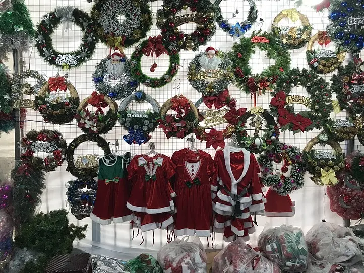 クリスマス前のタンディン教会！ピンク教会に負けない、可愛いオリジナルリースを作ろう