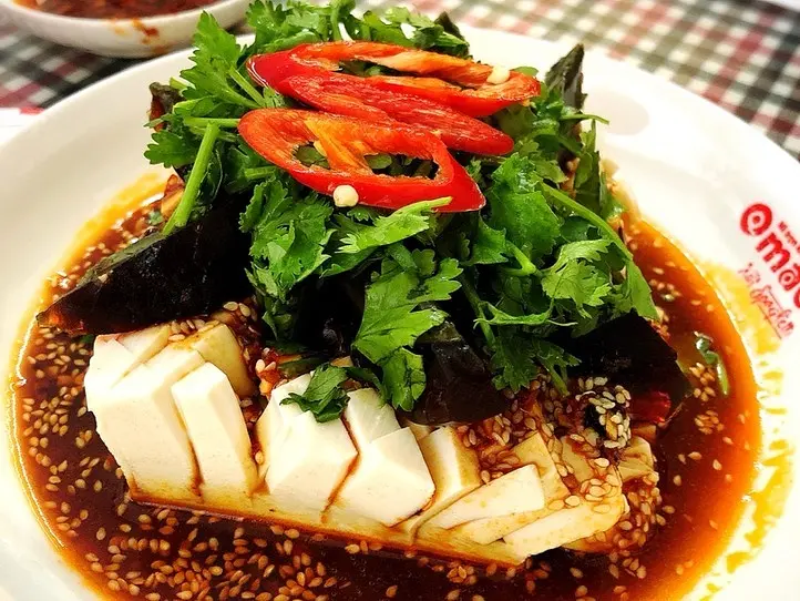 バックパッカー街ブイビエンにある、美味しい餃子屋さん