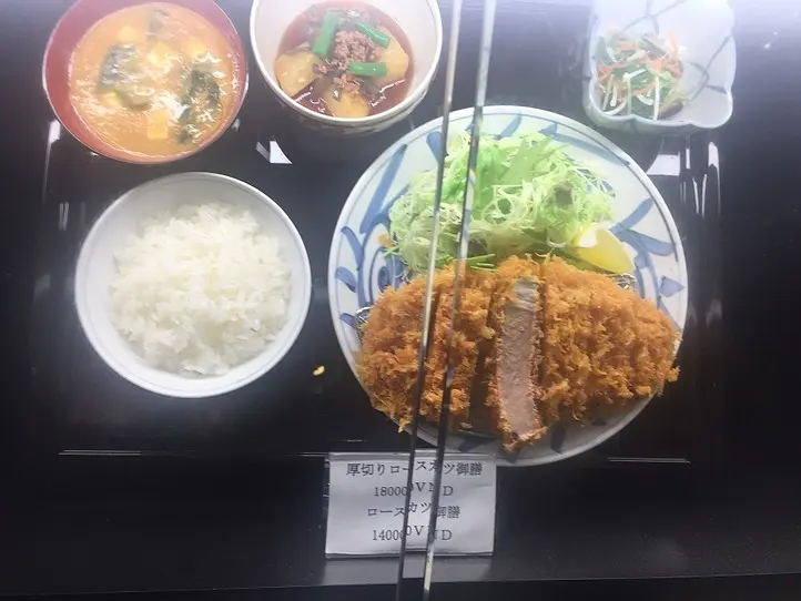 レタントンで美味しいトンカツを食べよう