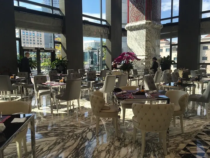 ホーチミンの一等地、ドンコイ通りに佇む超高級ホテル「ザ・レヴェリー・サイゴン」