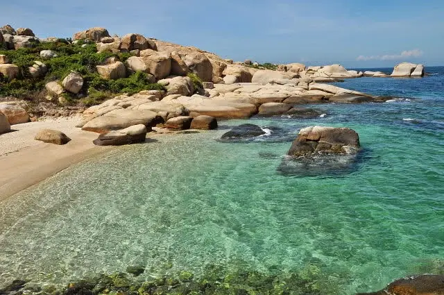 ベトナムの海が一番美しい季節へ｜4月〜6月に訪れたい絶景ビーチと静かな離島