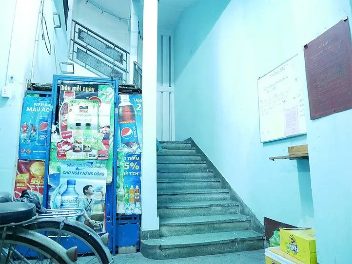 古いアパートの中には、こんなお店が！ 【雑貨店】