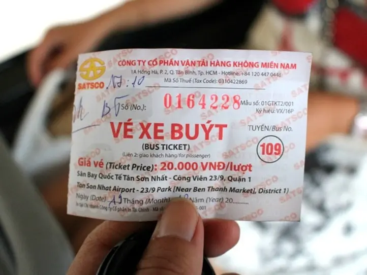 ホーチミンの空港から市内までを清潔な民間バスで移動！